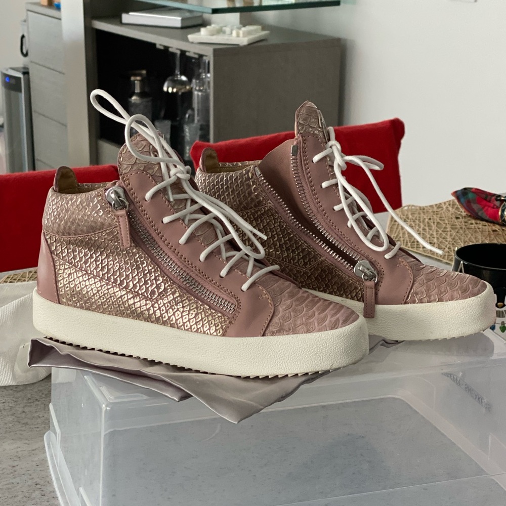 Giuseppe zannotti sneakers!
